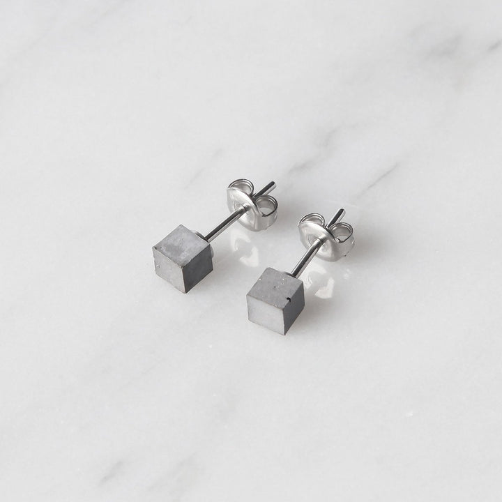 Cube Earrings S - IntoConcrete