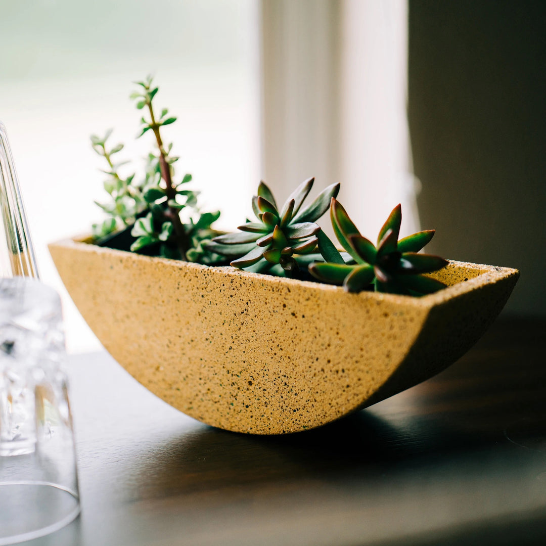 The Totter Planter - IntoConcrete