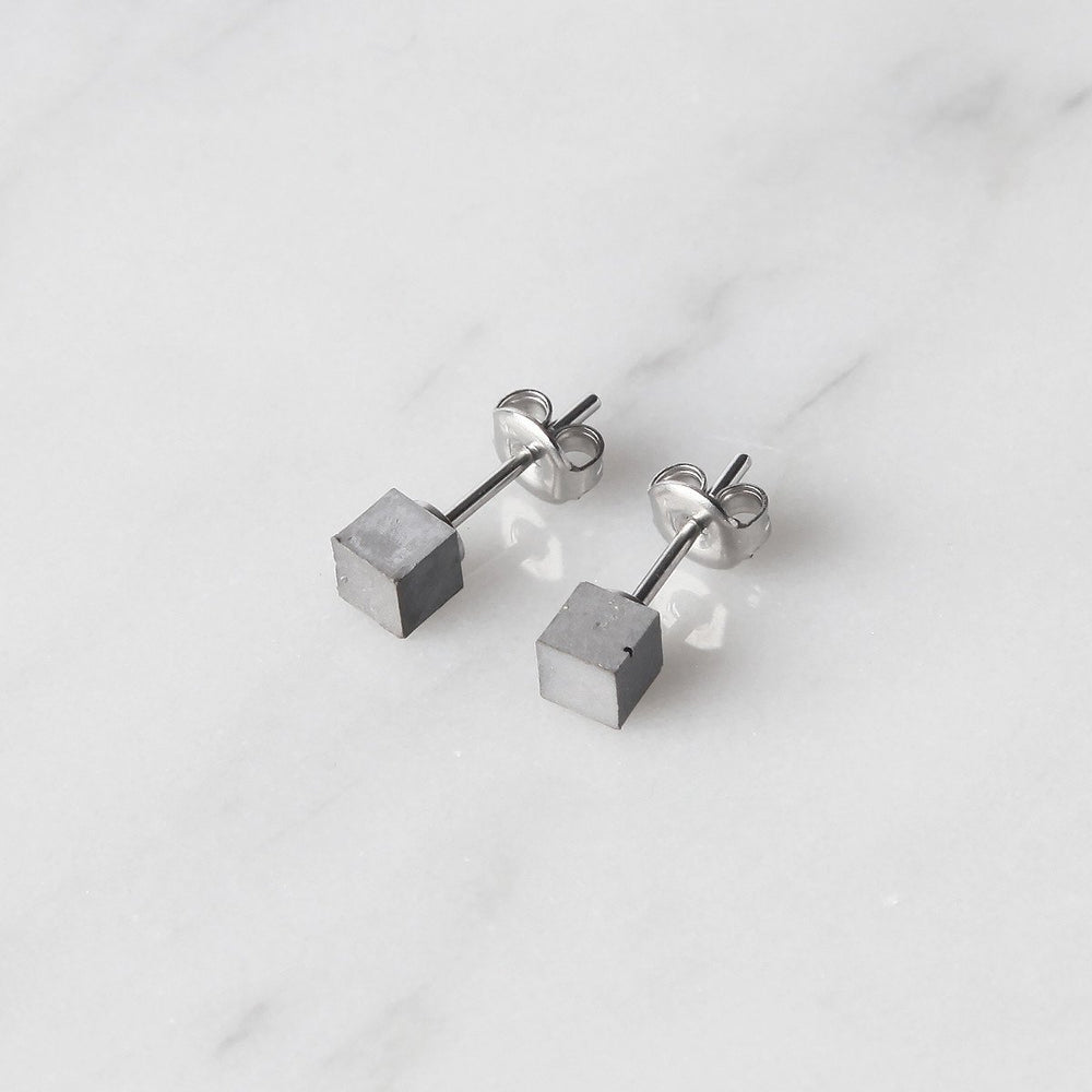 Cube Earrings S - IntoConcrete