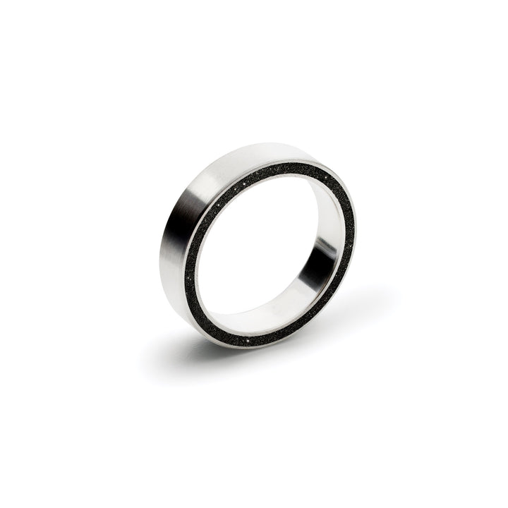 KMr157dd Ring - IntoConcrete