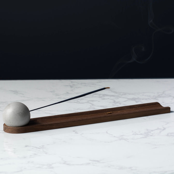 KOMOLAB Elysian Incense Burner Side (Concrete / Walnut wood)